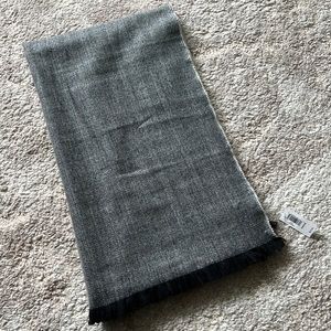 Brand new GAP scarf - grey (very soft!)